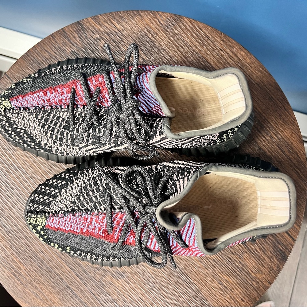 Yeezy Boost 350 - Used - Picture 3 of 5